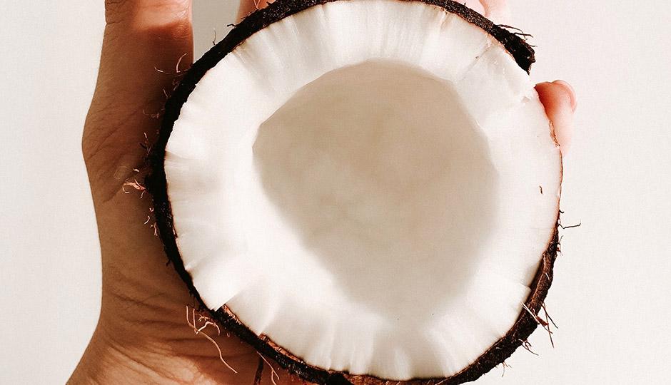 5 Amazing Beauty Benefits of Coconut Oil