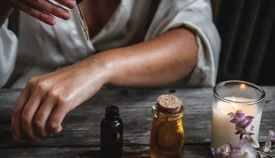 Amazing Uses for Essential Oils Amazing Uses for Essential Oils