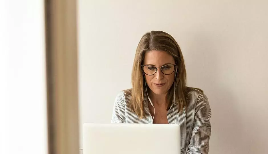 Symptoms Related to Hormone Deficiency Symptoms Related to Hormone Deficiency