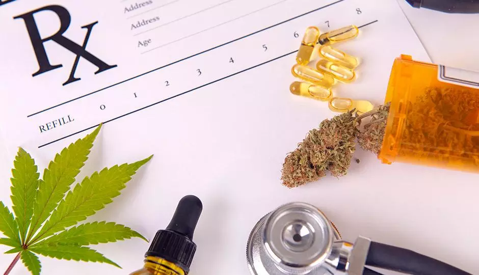 Difference Between CBD and THC Difference Between CBD and THC